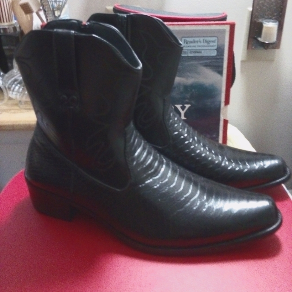 Men's Black Western Boots